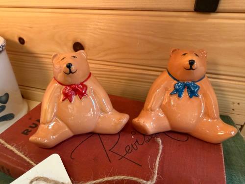 Vintage Bear  Salt & Pepper Shakers