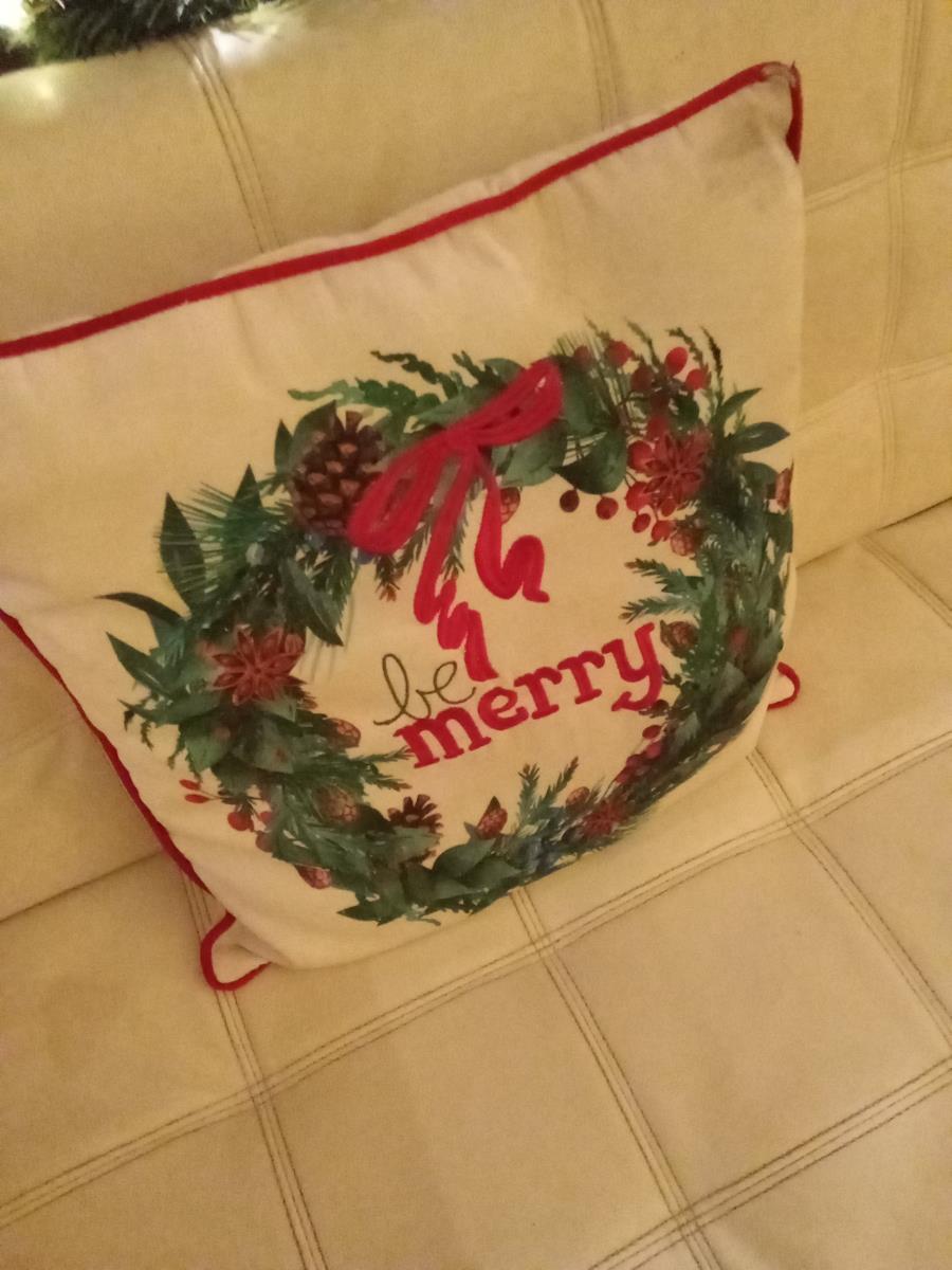 Holiday Wreath Decorative Pillow