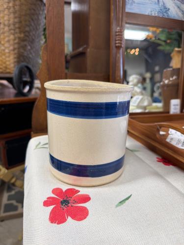 Crock - Roseville w/Blue Rings